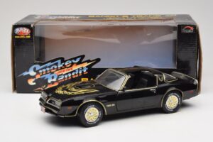 Pontiac Firebird Trans Am SE Smokey and the Bandit Joyride 1:18 33121 Metal - imaginea 8 din 8