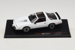 Pontiac Firebird Alb IXO 1:43 CLC582N Metal