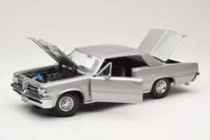 Pontiac GTO Argintiu Sun Star 1:18 1821 Metal - imaginea 2 din 8