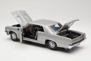 Pontiac GTO Argintiu Sun Star 1:18 1821 Metal - imaginea 5 din 8