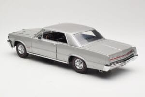 Pontiac GTO Argintiu Sun Star 1:18 1821 Metal - imaginea 7 din 8
