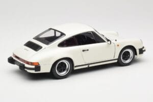 Porsche 911 930 Carrera 3.2 Grand Prix White Minichamps 1:18 100063024 Metal - imaginea 3 din 8