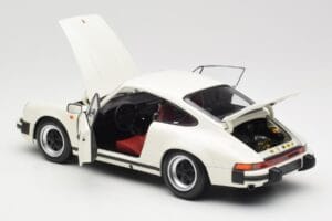 Porsche 911 930 Carrera 3.2 Grand Prix White Minichamps 1:18 100063024 Metal - imaginea 5 din 8
