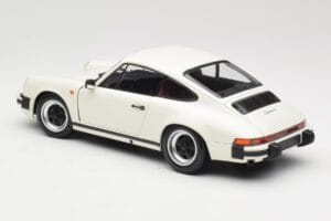 Porsche 911 930 Carrera 3.2 Grand Prix White Minichamps 1:18 100063024 Metal - imaginea 7 din 8