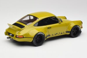 Porsche 911 930 RWB Classic Kaki GT Spirit 1:18 GT120 Rășină - imaginea 2 din 6