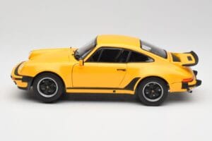 Porsche 911 930 Turbo 3.0 Galben Norev 1:18 187579 Metal - imaginea 4 din 8