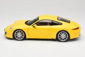 Porsche 911 991 Carrera S Racing Yellow Minichamps 1:18 100061021 Metal - imaginea 4 din 8