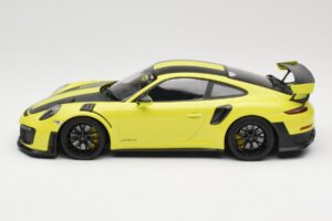 Porsche 911 GT2 RS 991.2 Weissach Package Verde Jante Negre Minichamps 1:18 155068300-1 Metal - imaginea 3 din 6
