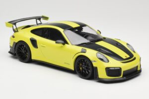 Porsche 911 GT2 RS 991.2 Weissach Package Verde Jante Negre Minichamps 1:18 155068300-1 Metal - imaginea 4 din 6