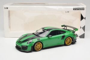 Porsche 911 991.2 GT2 RS Weissach Package British Racing Verde & Roți Aurii Minichamps 1:18 153068318 Metal - imaginea 6 din 6