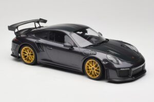 Porsche 911 991.2 GT2 RS Weissach Package Purple Metallic Cu Jante Magneziu Auriu Minichamps 1:18 153068322 Metal - imaginea 4 din 6