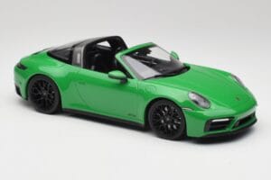 Porsche 911 991.2 Targa 4 GTS British Racing Verde Minichamps 1:18 155061065 Metal - imaginea 4 din 6