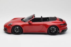 Porsche 911 992 Carrera 4 GTS Cabriolet Roșu Minichamps 1:18 155063032 Metal - imaginea 3 din 6