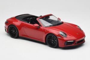 Porsche 911 992 Carrera 4 GTS Cabriolet Roșu Minichamps 1:18 155063032 Metal - imaginea 4 din 6