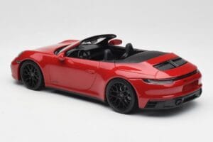 Porsche 911 992 Carrera 4 GTS Cabriolet Roșu Minichamps 1:18 155063032 Metal - imaginea 5 din 6