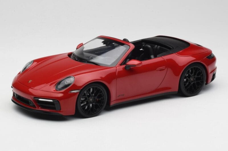 Porsche 911 992 Carrera 4 GTS Cabriolet Roșu Minichamps 1:18 155063032 Metal