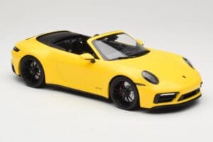 Porsche 911 992 Carrera 4 GTS Cabriolet Galben Minichamps 1:18 155063030 Metal - imaginea 4 din 6