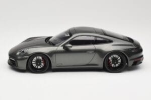 Porsche 911 992 Carrera 4 GTS Green Metallic Minichamps 1:18 155063101 Metal - imaginea 3 din 6