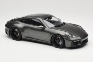Porsche 911 992 Carrera 4 GTS Green Metallic Minichamps 1:18 155063101 Metal - imaginea 4 din 6