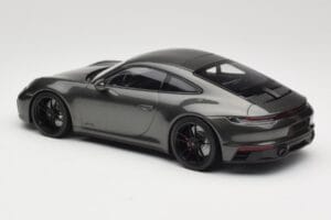 Porsche 911 992 Carrera 4 GTS Green Metallic Minichamps 1:18 155063101 Metal - imaginea 5 din 6