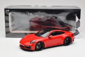 Porsche 911 992 Carrera 4 GTS Roșu Minichamps 1:18 155063100 Metal - imaginea 6 din 6