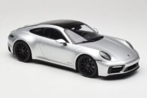 Porsche 911 992 Carrera 4 GTS Argintiu Minichamps 1:18 155063104 Metal - imaginea 4 din 6