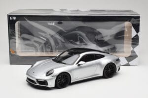 Porsche 911 992 Carrera 4 GTS Argintiu Minichamps 1:18 155063104 Metal - imaginea 6 din 6