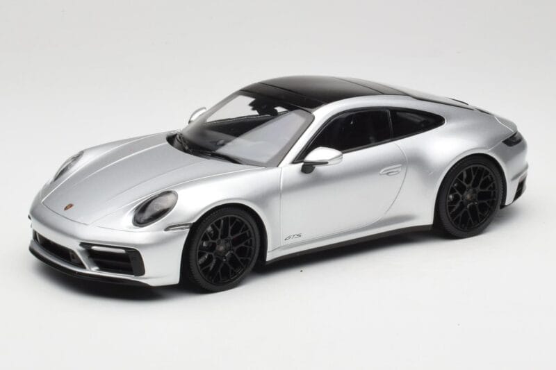 Porsche 911 992 Carrera 4 GTS Argintiu Minichamps 1:18 155063104 Metal
