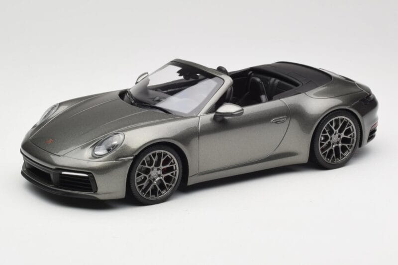 Porsche 911 992 Carrera 4S Cabriolet Mamba Green Metallic Minichamps 1:18 155067337 Metal