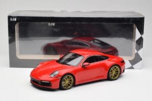 Porsche 911 992 Carrera 4S Guards Roșu & Roți Aurii Minichamps 1:18 153067328 Metal - imaginea 6 din 6