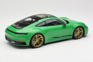 Porsche 911 992 Carrera 4S Python Green Minichamps 1:18 155067325 Metal - imaginea 2 din 6