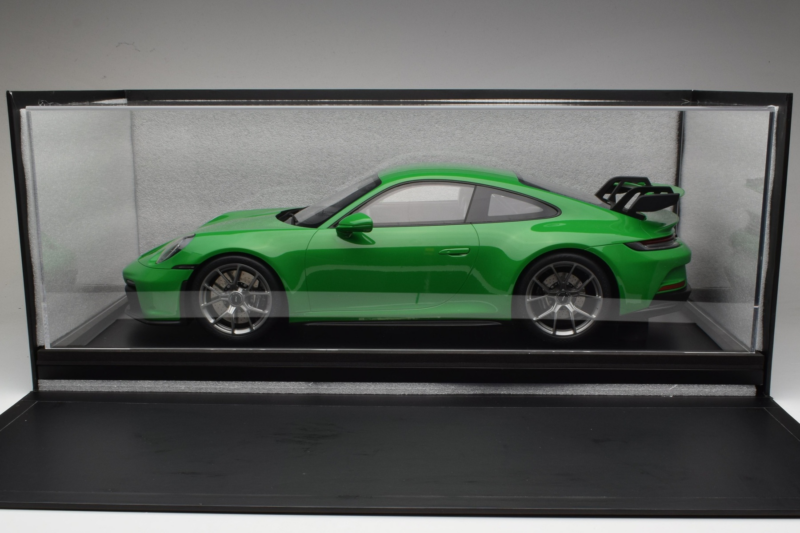 Porsche 911 992 GT3 Python Green GT Spirit 1:8 Porsche 911 992 GT3 Python Green GT Spirit 1:8 GTS801601 Rășină
