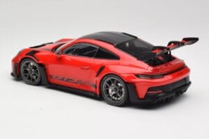 Porsche 911 992 GT3 RS Guards Roșu & Roți Argintii Weissach Package Minichamps 1:18 153062246 Metal - imaginea 5 din 6