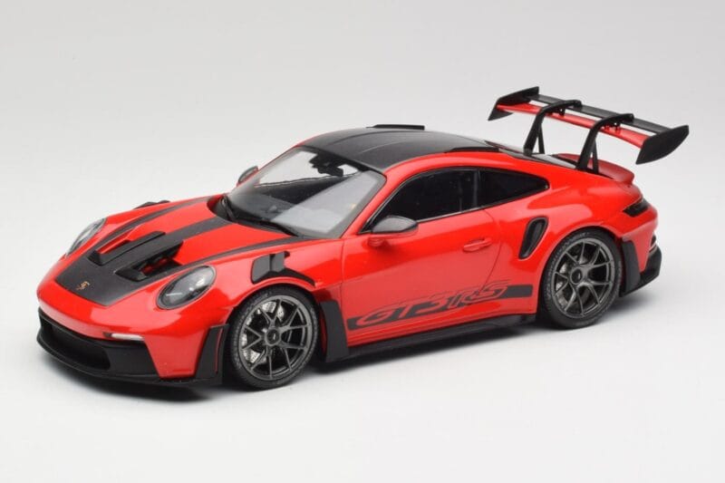Porsche 911 992 GT3 RS Guards Roșu & Roți Argintii Weissach Package Minichamps 1:18 153062246 Metal
