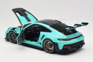 Porsche 911 992 GT3 RS Python Green & Dark Silver Wheels Minichamps 1:18 110062026 Metal - imaginea 5 din 8