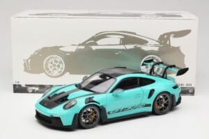 Porsche 911 992 GT3 RS Python Green & Dark Silver Wheels Minichamps 1:18 110062026 Metal - imaginea 8 din 8