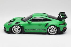 Porsche 911 992 GT3 RS Python Verde & Roți Argintii & Decor Negru Minichamps 1:18 153062235 Metal - imaginea 3 din 6