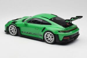 Porsche 911 992 GT3 RS Python Verde & Roți Argintii & Decor Negru Minichamps 1:18 153062235 Metal - imaginea 5 din 6