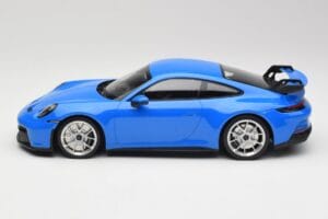 Porsche 911 992 GT3 Shark Albastru & Jante Argintii Minichamps 1:18 143069015 Rășină - imaginea 3 din 6
