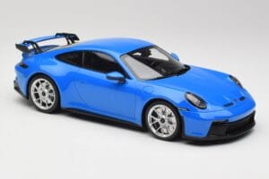 Porsche 911 992 GT3 Shark Albastru & Jante Argintii Minichamps 1:18 143069015 Rășină - imaginea 4 din 6