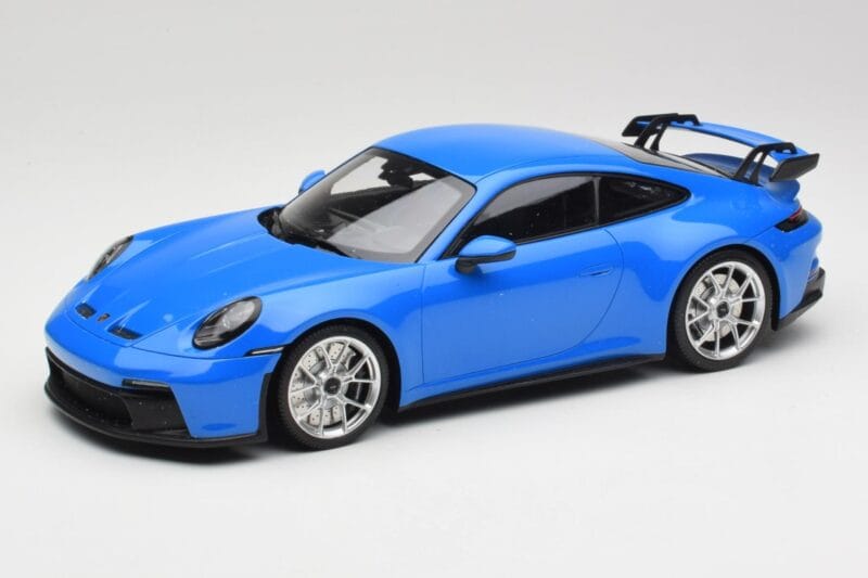 Porsche 911 992 GT3 Shark Albastru & Jante Argintii Minichamps 1:18 143069015 Rășină