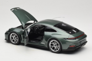Porsche 911 992 S/T Malachite Green Metallic Norev 1:18 187472 Metal - imaginea 4 din 8