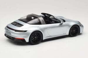 Porsche 911 992 Targa 4 GTS Argintiu Minichamps 1:18 155061061 Metal - imaginea 2 din 6