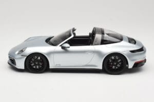 Porsche 911 992 Targa 4 GTS Argintiu Minichamps 1:18 155061061 Metal - imaginea 3 din 6