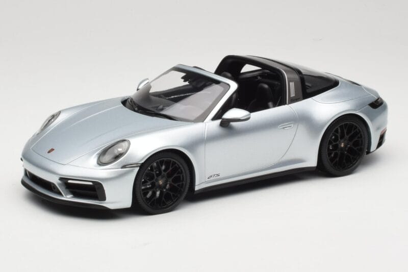 Porsche 911 992 Targa 4 GTS Argintiu Minichamps 1:18 155061061 Metal