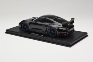 Porsche 911 992 TechArt GTstreet R Negru Cu Jante Albastre TechArt 1:18 REMC009 Rășină - imaginea 5 din 6
