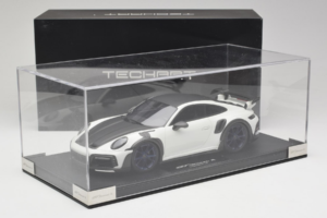 Porsche 911 992 TechArt GTstreet R Alb Cu Jante Albastre TechArt 1:18 REMC014 Rășină - imaginea 6 din 6