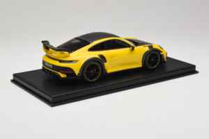 Porsche 911 992 TechArt GTstreet R Galben Cu Jante Negre TechArt 1:18 REMC011 Rășină - imaginea 3 din 6
