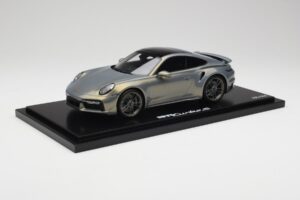 Porsche 911 Turbo S 992 Silver Bamboo Chromaflire With Display Case Spark 1:18 WAP0219100RTSS Rășină - imaginea 2 din 7