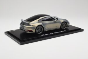 Porsche 911 Turbo S 992 Silver Bamboo Chromaflire With Display Case Spark 1:18 WAP0219100RTSS Rășină - imaginea 3 din 7
